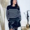 Short en simili noir, élastique à la taille