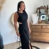 Robe longue noire cintrée – Modèle Capucine