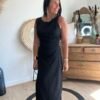 Robe longue noire cintrée – Modèle Capucine