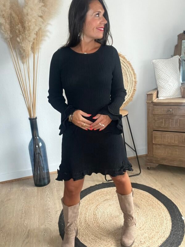 Robe noire côtelé – Modèle Mélanie