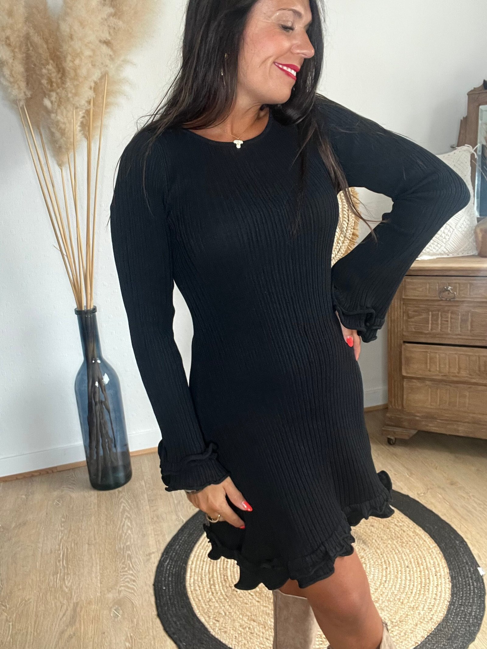 Robe noire côtelé – Modèle Mélanie