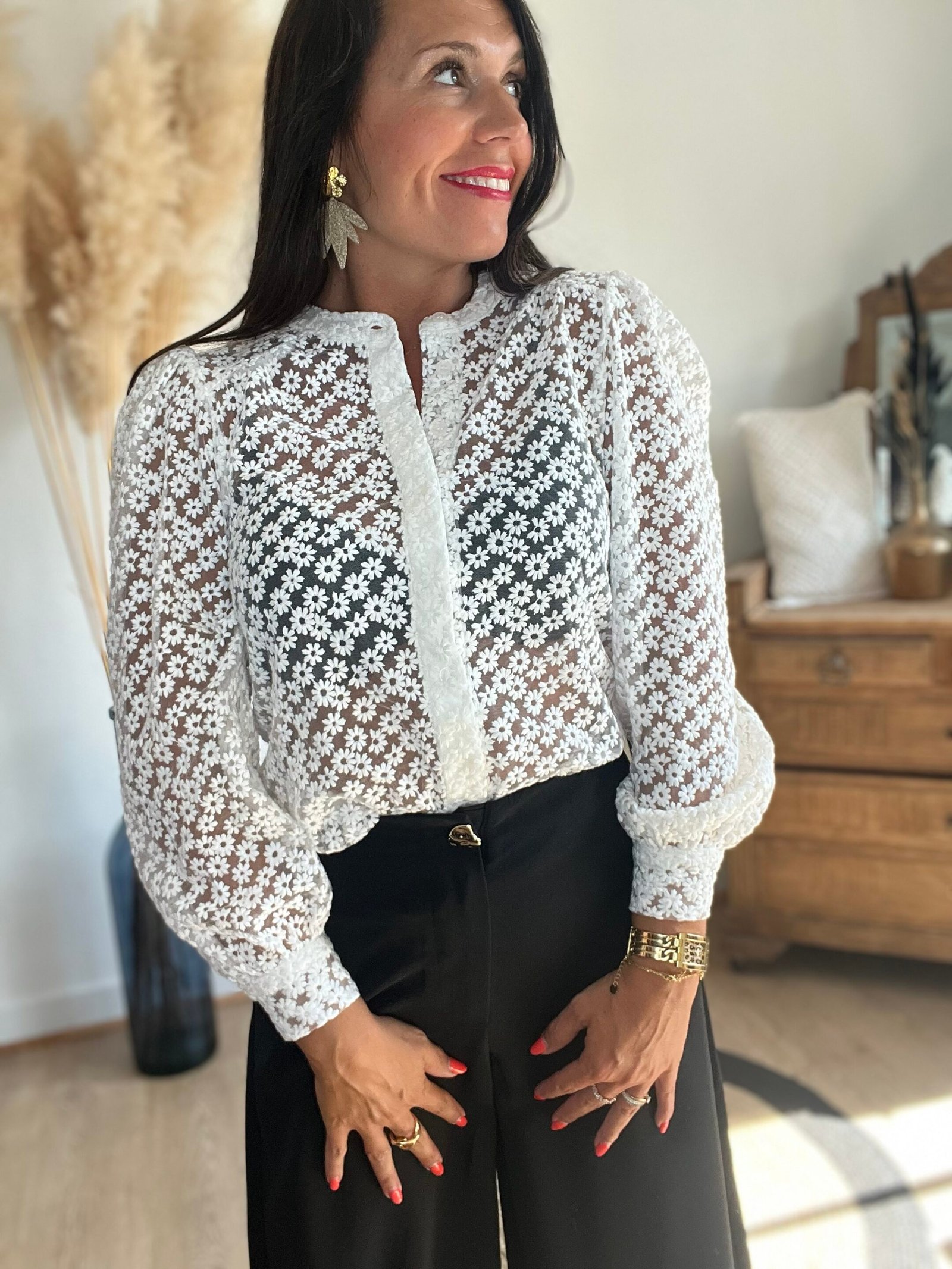 Chemise brodée fleurie transparente – Modèle Anaïs