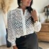 Chemise brodée fleurie transparente – Modèle Anaïs