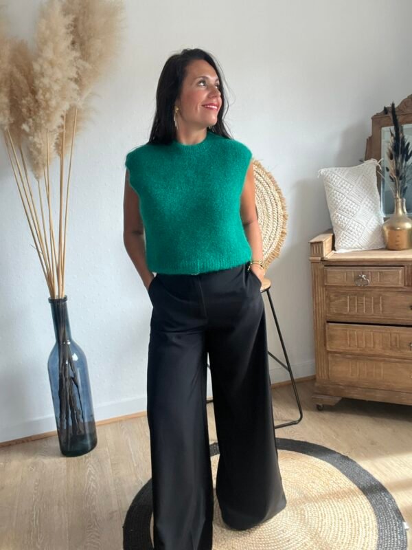 Pull sans manches fluffly – Modèle Callie