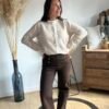 Gilet taupe avec broderie  – Modèle Charlotte