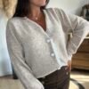 Gilet taupe avec broderie  – Modèle Charlotte