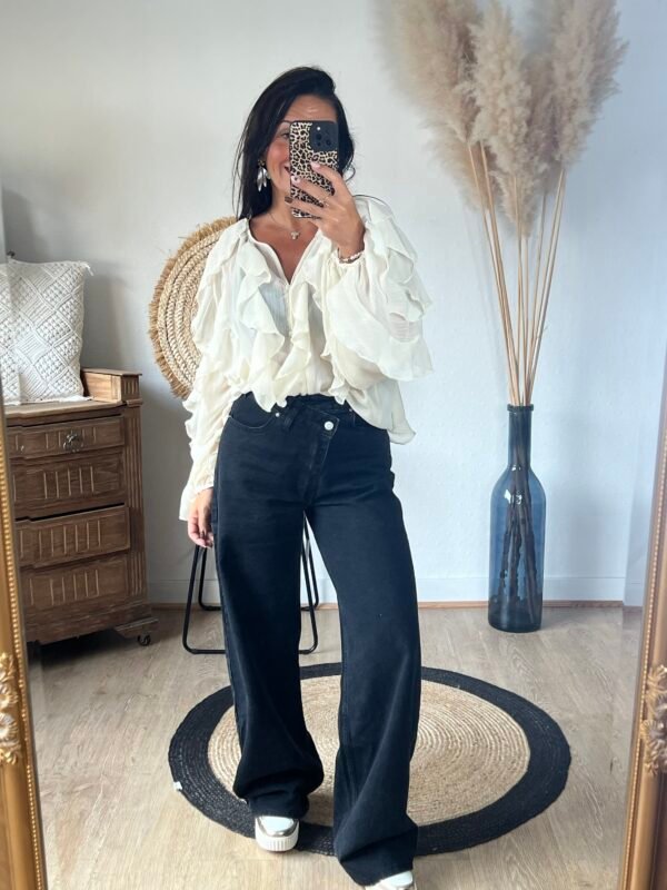 Blouse voilage écru à volants  – Modèle Suzon