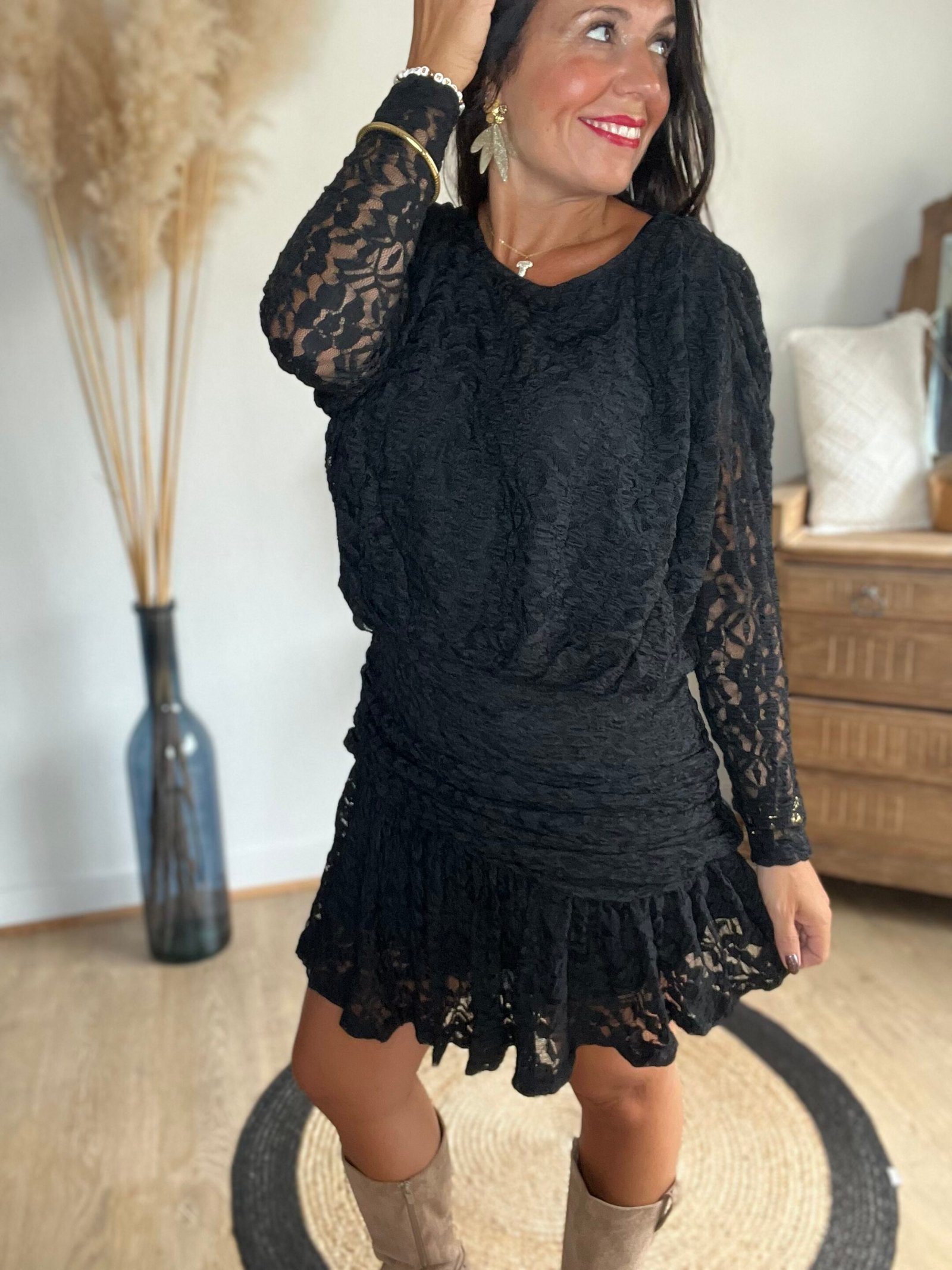 Robe noire dentelle – Modèle Niko