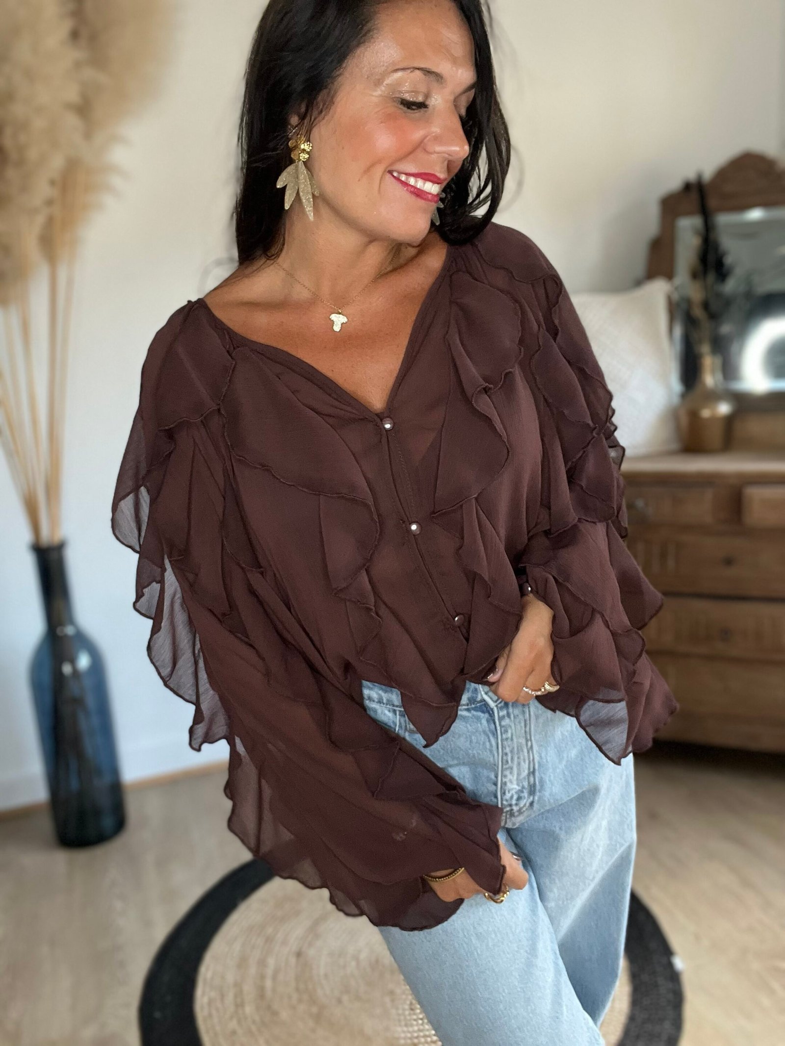 Blouse voilage chocolat à volants  – Modèle Suzon