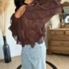 Blouse voilage chocolat à volants  – Modèle Suzon