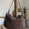 Sac en cuir suédine détails cloutés chocolat  – Modèle Lorely