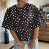Blouse à pois marron – Modèle Sophia
