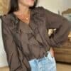 Blouse à col volants marron – Modèle Mathilda