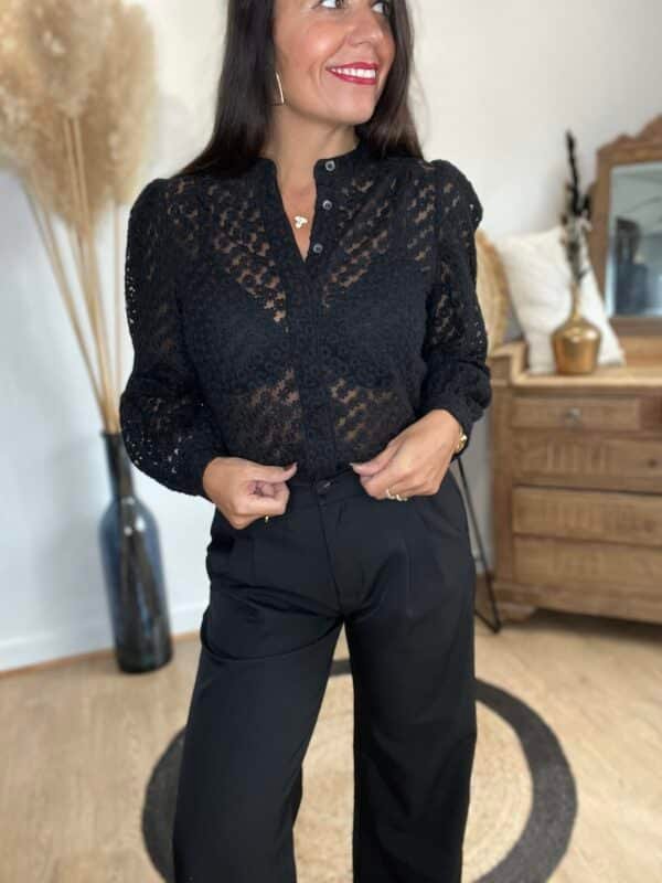 Chemise brodée fleurie transparente – Modèle Anaïs
