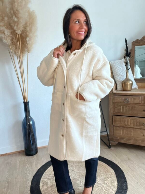 Manteau sherpa écru à capuche effet laine - Modèle Vic