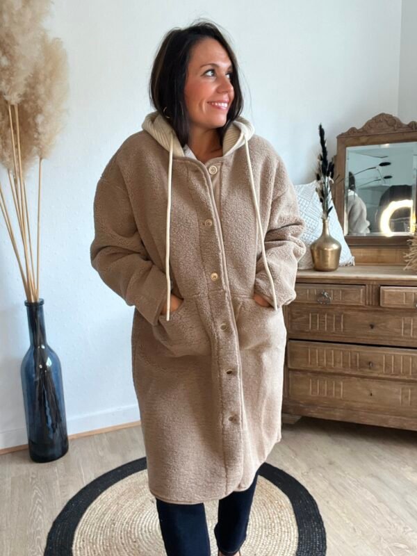 Manteau sherpa taupe à capuche effet laine - Modèle Vic