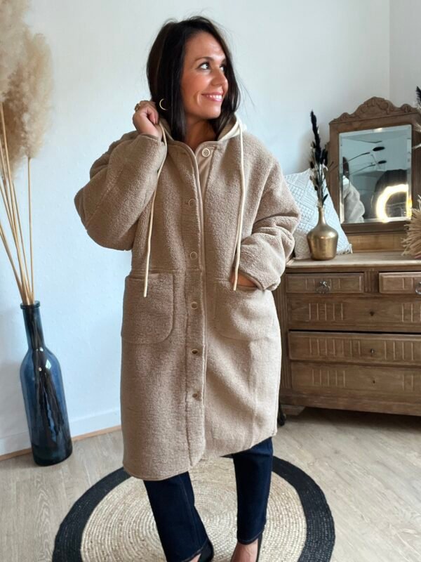 Manteau sherpa taupe à capuche effet laine - Modèle Vic