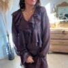 Blouse à volants col V chocolat - Modèle Emma