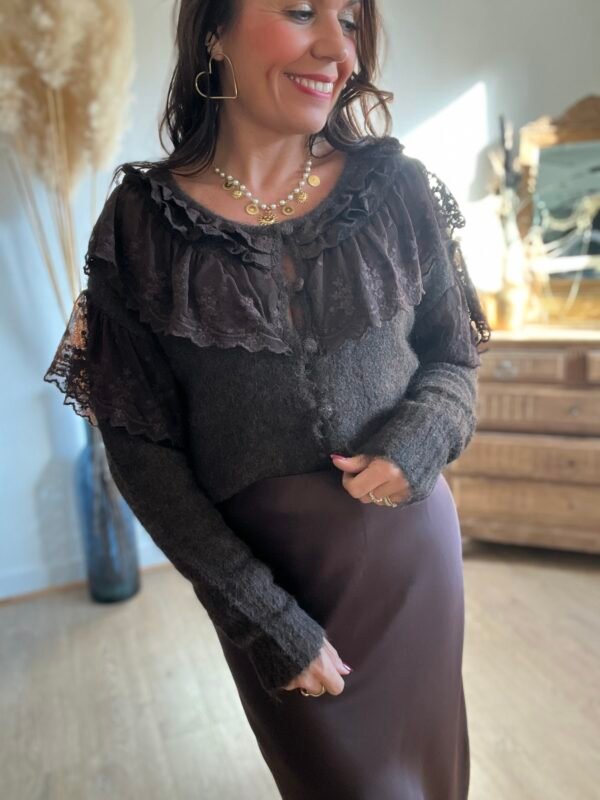 pull gilet marron dentelle Gilet marron avec dentelle – Modèle Gina