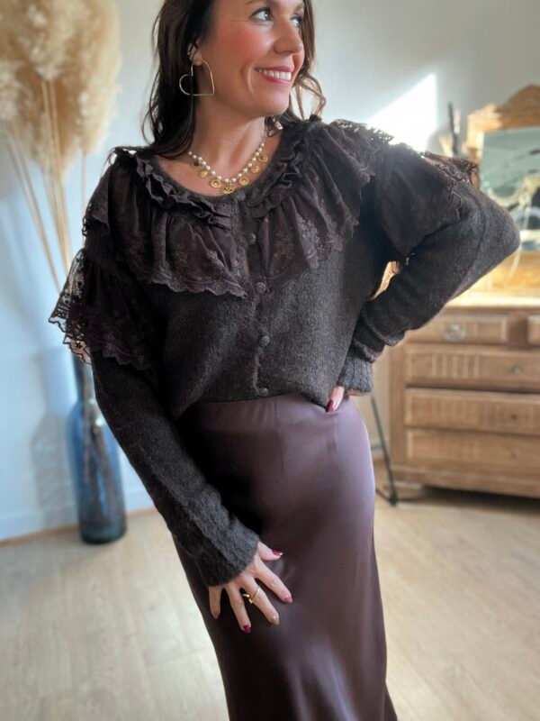 gilet marron dentelle Gilet marron avec dentelle – Modèle Gina