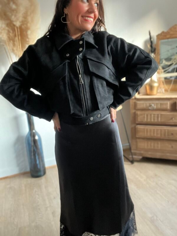 veste en daim noir coupe bombers