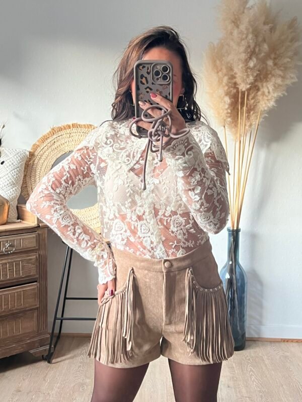 Blouse dentelle à col Claudine