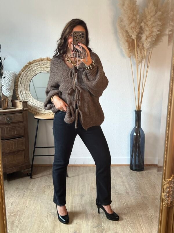 Pull grosse maille marron lacets à nouer Pull grosse maille marron lacets à nouer