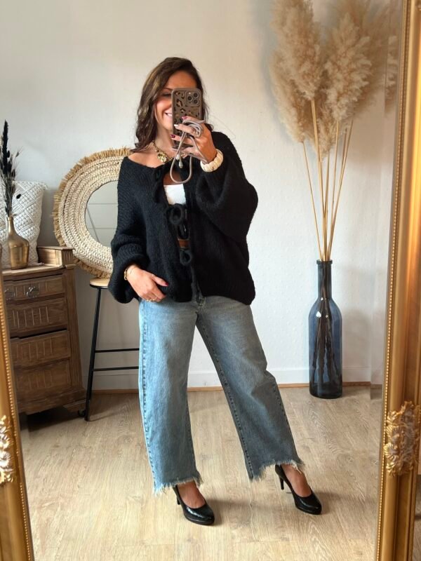 Pull grosse maille noire a lacets à nouer Pull grosse maille noire a lacets à nouer