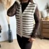 Gilet sans manches écru rayé marron