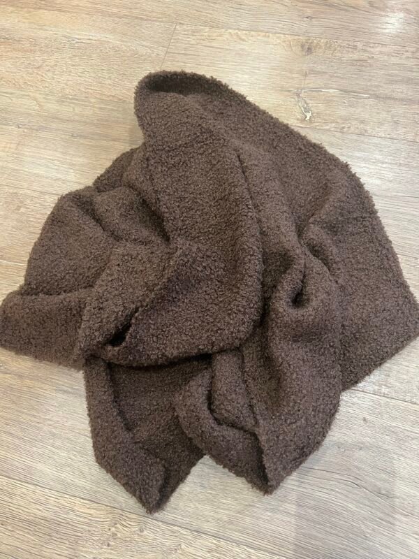 Écharpe bouclette marron – Modèle Caro