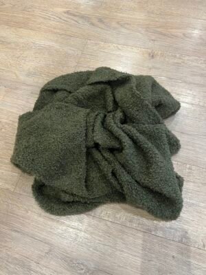 écharpe bouclette kaki Écharpe bouclette kaki – Modèle Caro