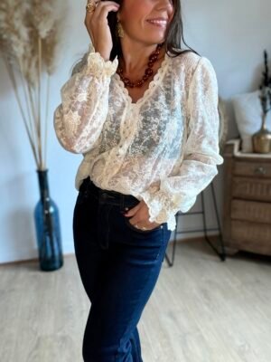 Blouse dentelle et broderie crème
