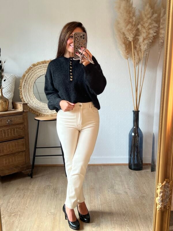 Pull noir grosse maille boutons coeurs dorés Pull noir grosse maille boutons coeurs dorés