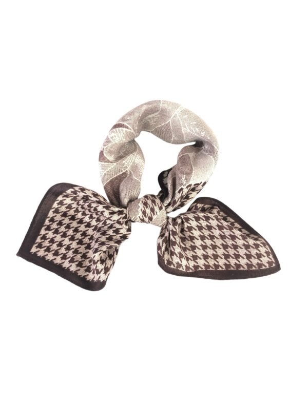 Petit foulard marron   – Modèle Magali