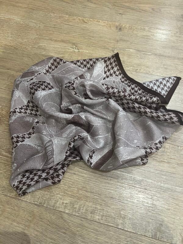 Petit foulard marron   – Modèle Magali