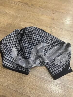 Petit foulard  bleu marine – Modèle Mathilde