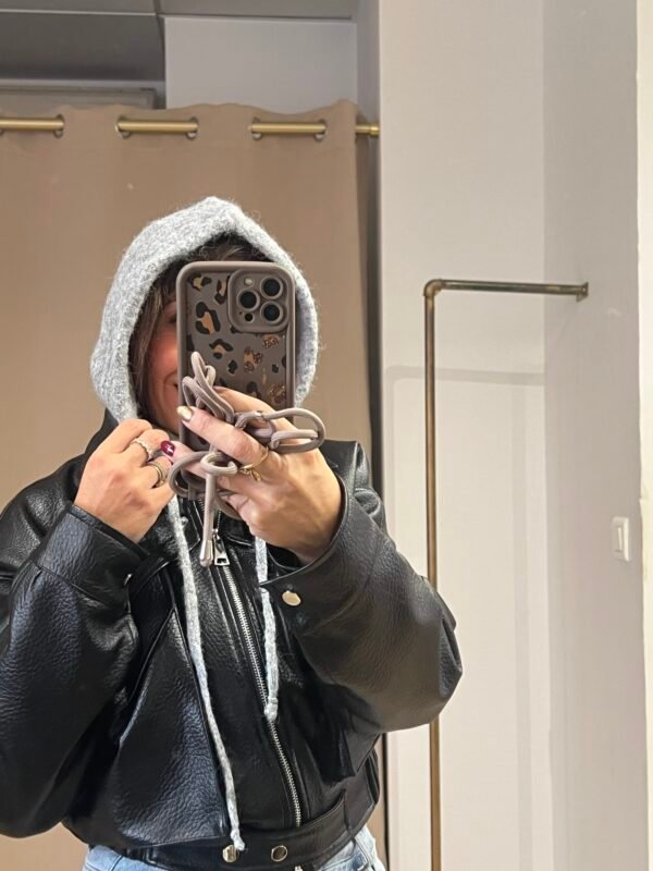 cagoule en laine gris Cagoule gris clair en laine extra douce – Modèle Lea