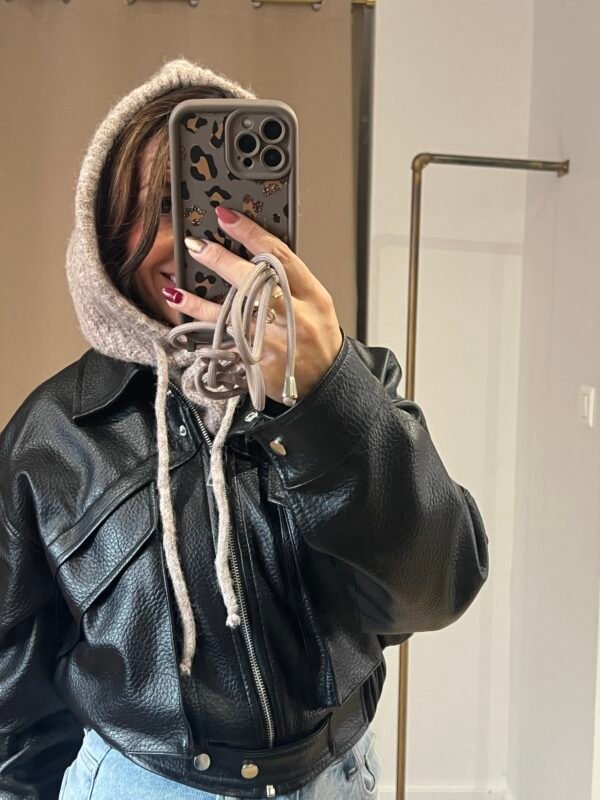 cagoule en laine taupe Cagoule taupe en laine extra douce – Modèle Lea