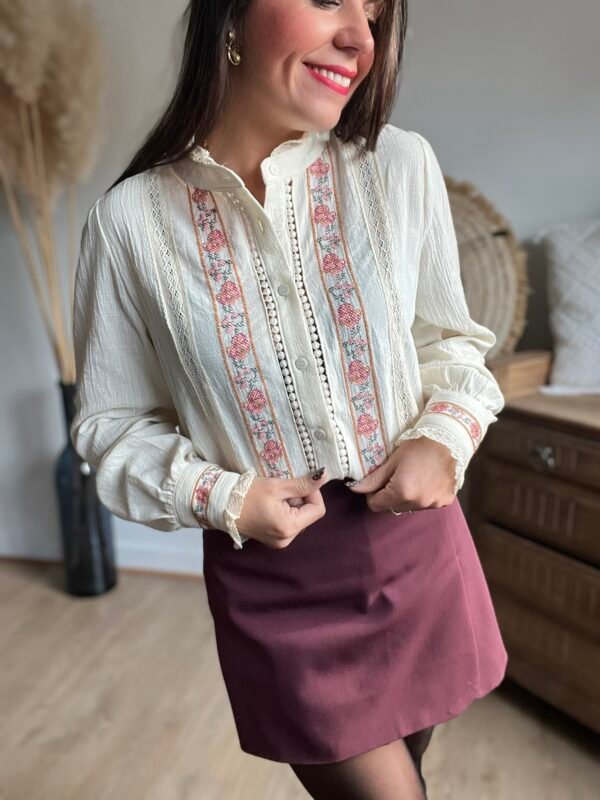 Chemise beige avec broderie - Modèle Gina