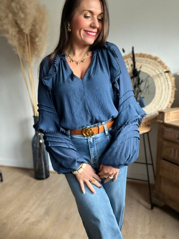 Blouse bleu marine  à volants - Modèle Charlotte