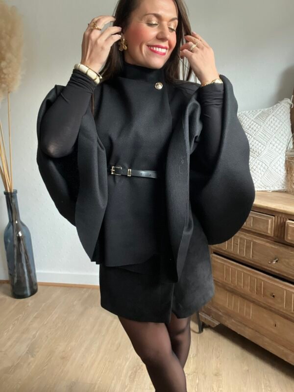 Cape noire ceinturée – Modèle Katty