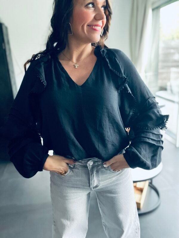 Blouse noire à volants - Modèle Charlotte