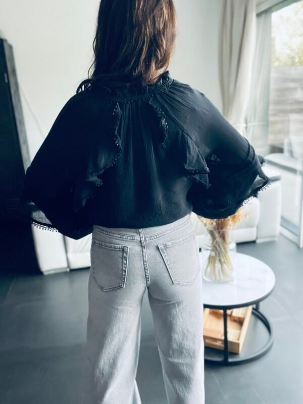 Blouse noire à volants - Modèle Charlotte