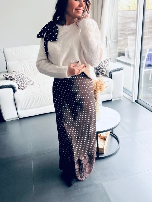 jupe longue à pois bas dentelle marron Jupe en soie petit pois avec dentelle
Marron - Modèle Jodie