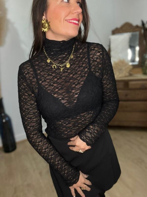 img_3839 Sous pull dentelle noir - Modèle Lara