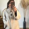 Manteau coupe cape en laine bouclée beige  – Modèle Justine