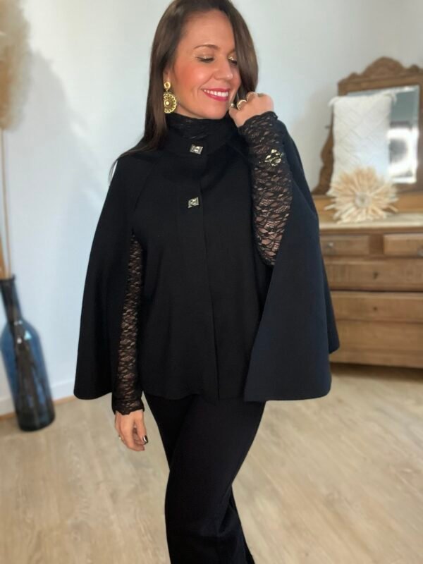 Pull cape poncho noir – Modèle Charly