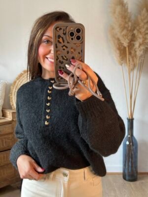 img_1812-2 Pull noir boutons dorés – Modèle Molly