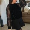 blouse velours et dentelle noire Blouse velours manches dentelle noire - Modèle Aurélie