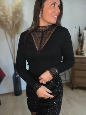 Pull fin noir avec dentelle Top en maille et dentelle noire - Lisou